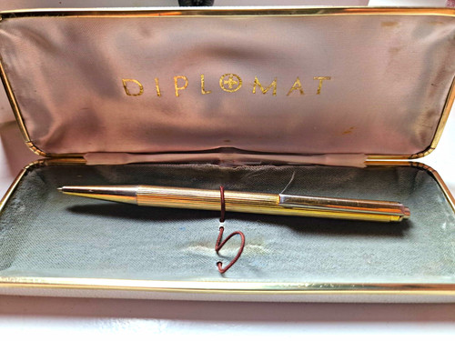 Vintage diplomat - ​vintage,
