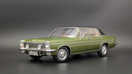 Opel diplomat v8 grün - 1/18,